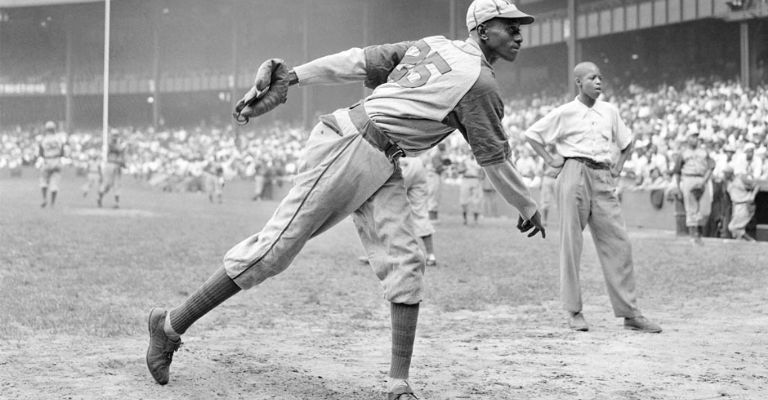 Satchel Paige tiene la tercera mejor efectividad de todos los tiempos