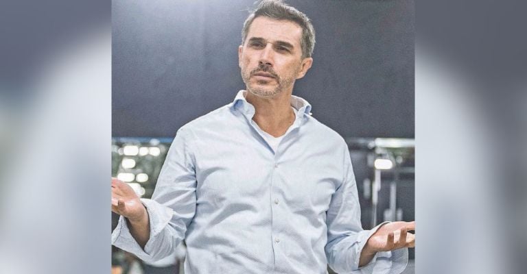 Sergio Mayer estalla contra reportero de Televisa tras criticas por vestimenta femenina