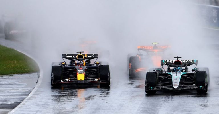 La lluvia afectó el desempeño de los pilotos