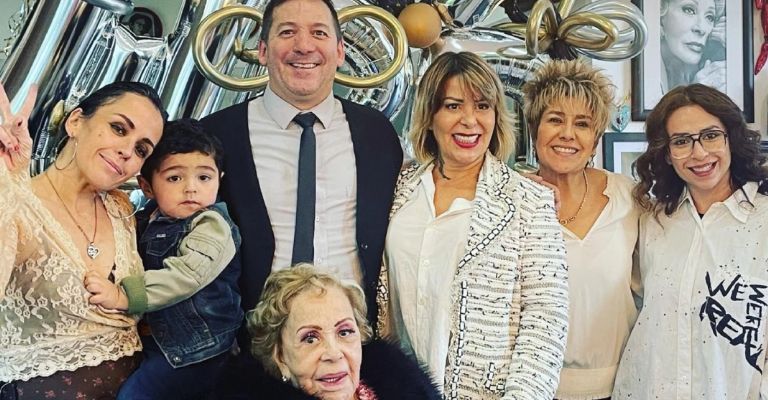 Mayela Laguna da importante noticia sobre la prueba de paternidad de Apolo y Luis Enrique Guzmán