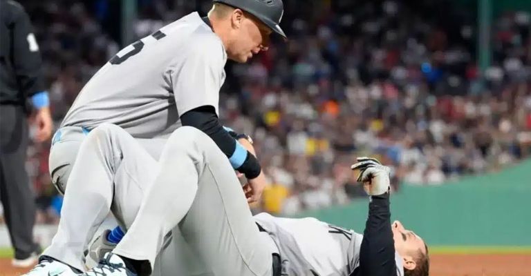 Rizzo es atendido después de su lesión