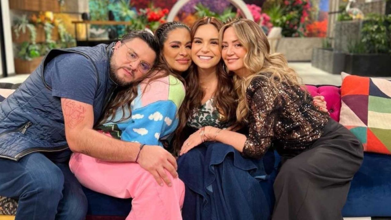 Andrea Legarreta le dice a Tania Rincón en Hoy que su pretendiente también le tira la onda a ella