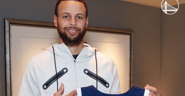 Curry fue el primero en reportar al campamento