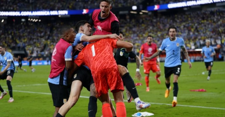 Uruguay avanza a semifinales