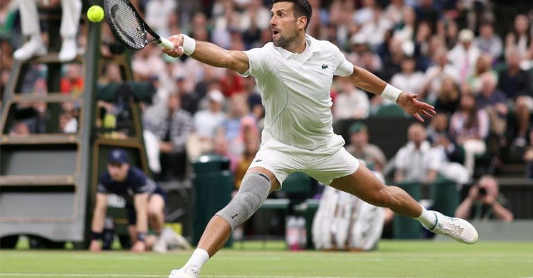 El serbio dio un paso más en Wimbledon