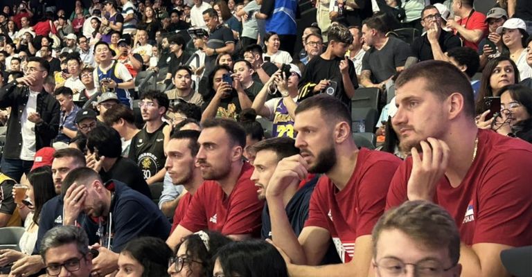 Jokic estuvo atento al desempeño del Team USA