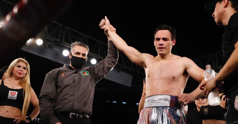 Chávez se medirá ante un expeleador de la UFC