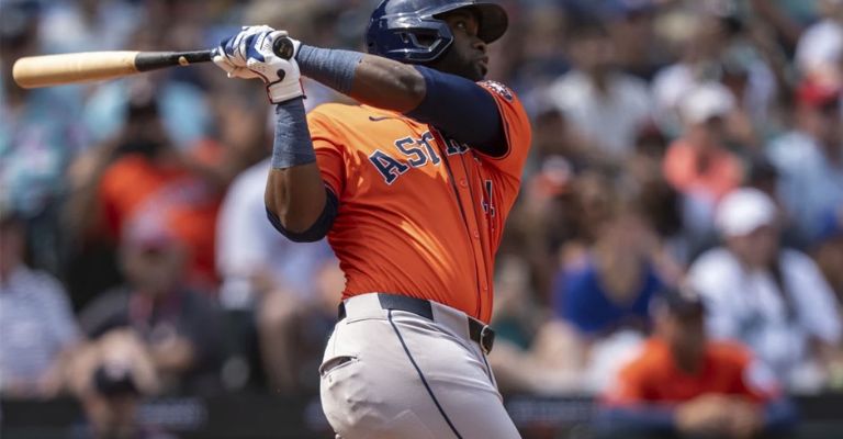 Yordan bateó el ciclo para los Astros