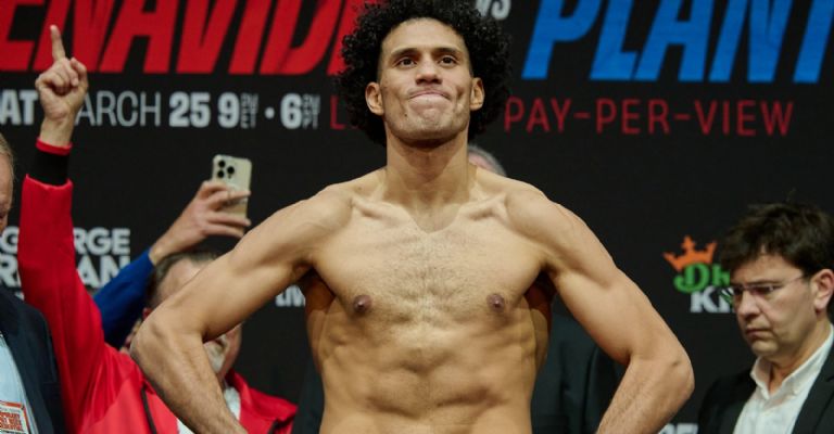 Benavidez no será el rival de Canelo