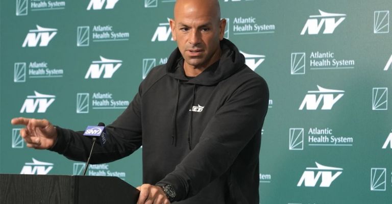 Robert Saleh, entrenador de los Jets