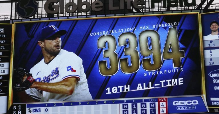 La pantalla del Globe Life Field dio cuenta de la hazaña