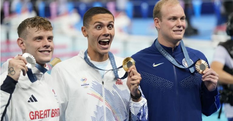 Popovici (centro) es el nuevo rey de la natación