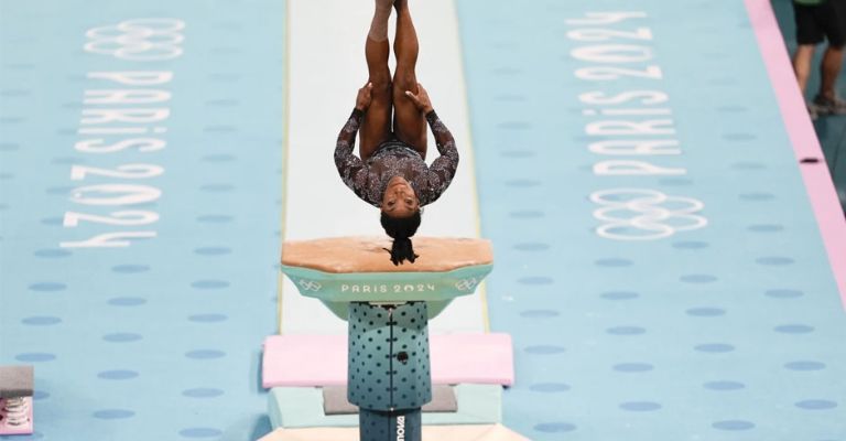 Biles hace fáciles los ejercicios difíciles