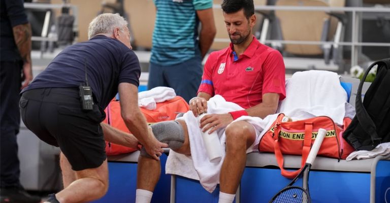 Djokovic se resintió de su rodilla derecha