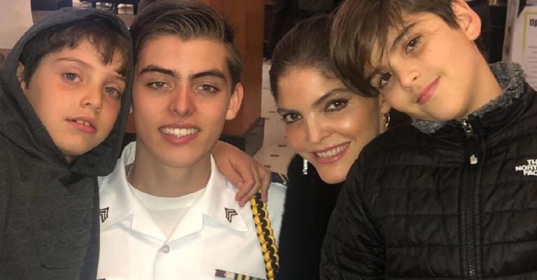 Ana Bárbara llora conmovida al dar inesperada noticia de sus hijas