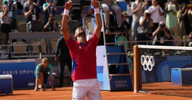 Djokovic festeja tras su espectacular victoria
