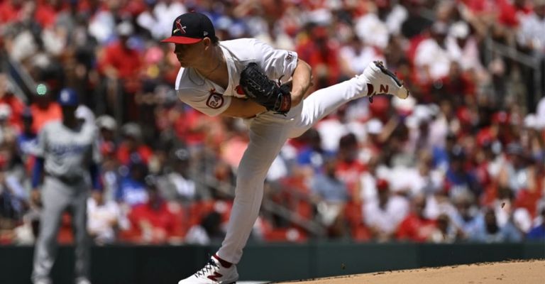 Sony Gray fue el pitcher derrotado