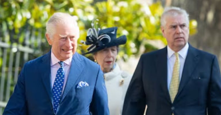 Rey Carlos III busca desalojar a Príncipe Andrés de propiedad Real y hace esto para conseguirlo