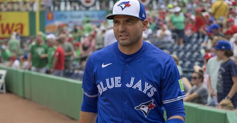 El jugador intentó un regreso a las Mayores con Toronto