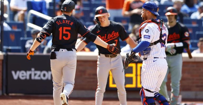 Slater se la botó para emparejar los cartones, 2-2