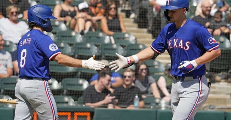 El paracorto es felicitado en su recorrido de bases