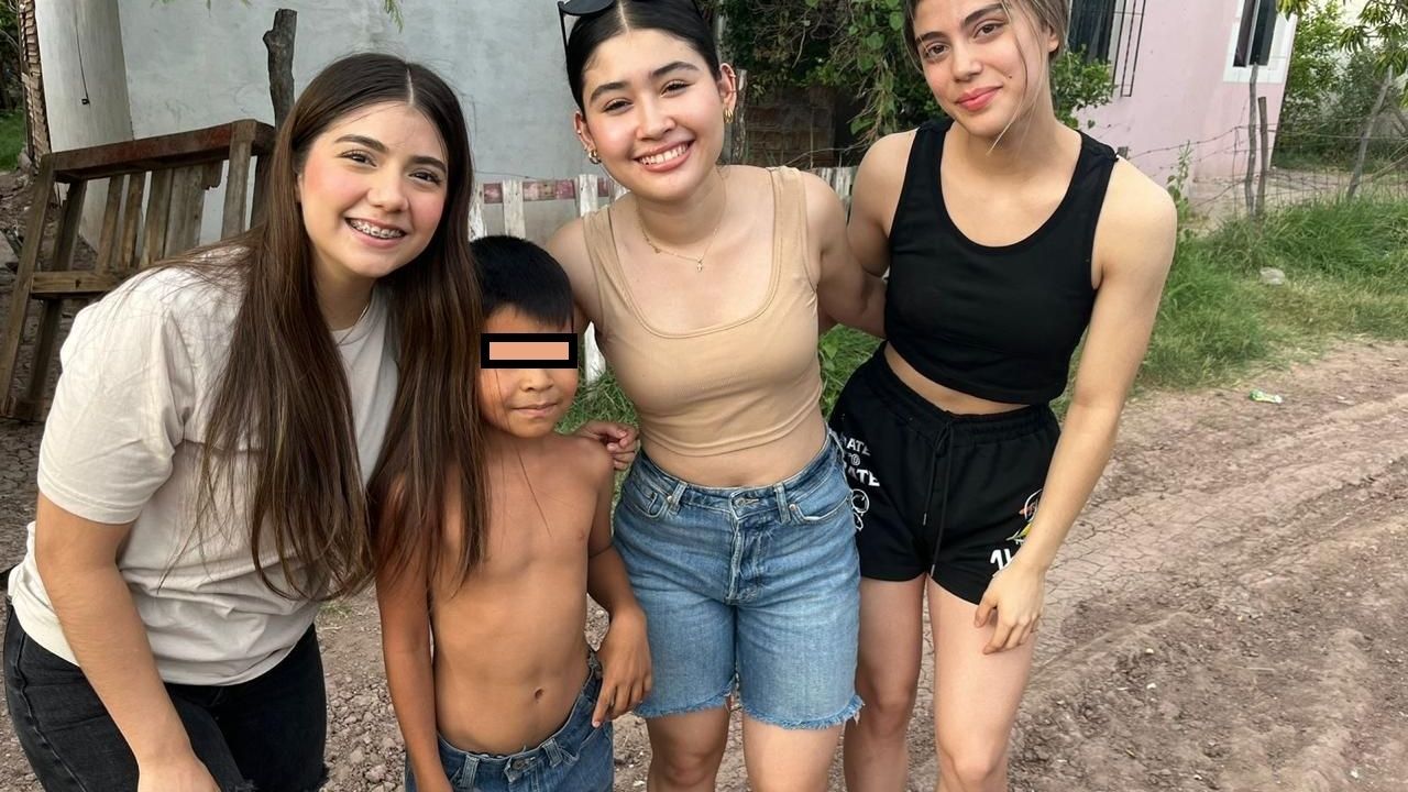 Alumnas de Cobach Navojoa donan útiles escolares a familias vulnerables