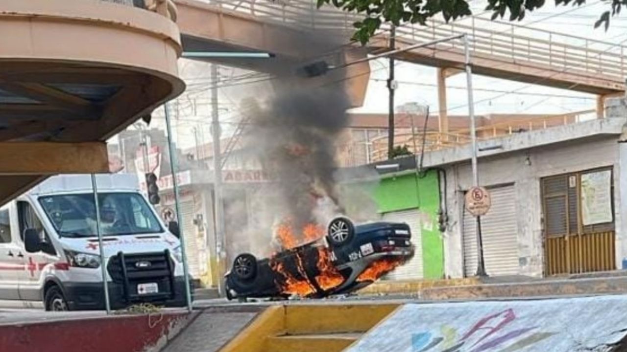 Vecinos de Puebla intentan linchar a presuntos extorsionadores; los dejan con graves heridas