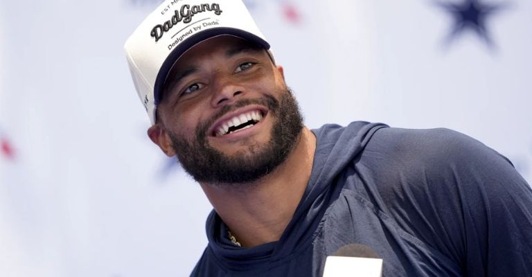 Dak tiene razones de sobra para sonreír