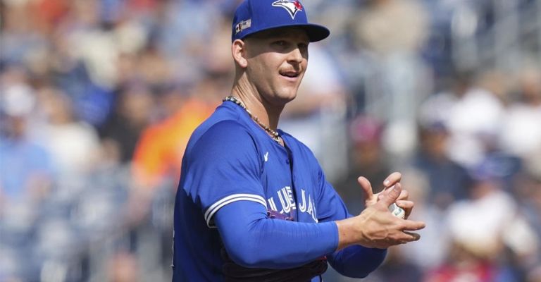 Bowden sonríe después de admitir el jonrón de Lindor