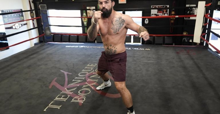 Mike Perry, una de las estrellas de la lucha de nudillos