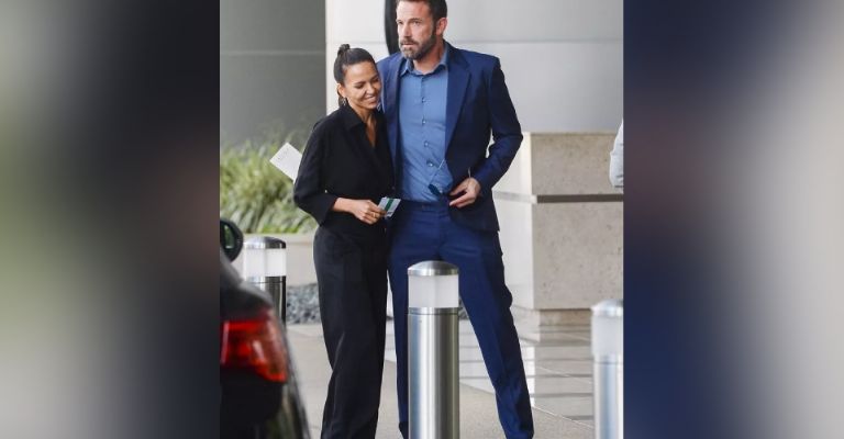 Ben Affleck disfruta de su soltería y olvida a Jennifer Lopez con guapa mujer