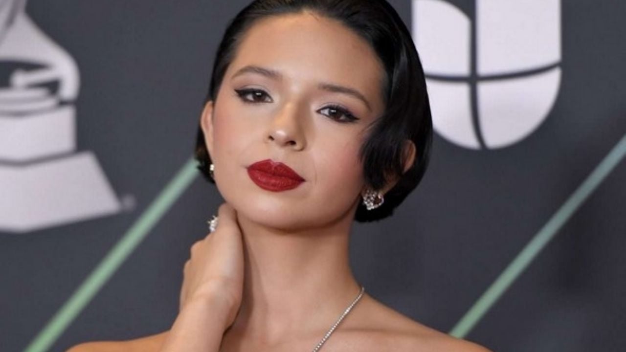 Ángela Aguilar recibe demanda por despido injustificado