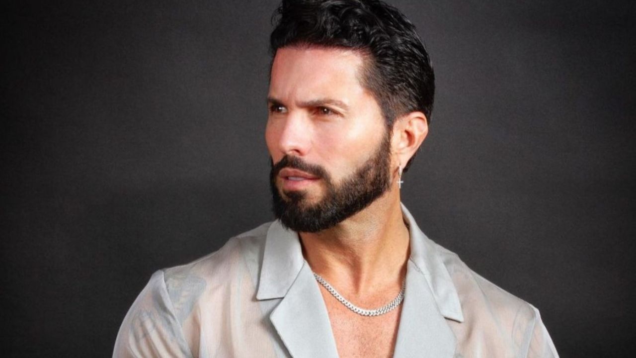 Poncho De Nigris es atacado por un murciélago en Indonesia