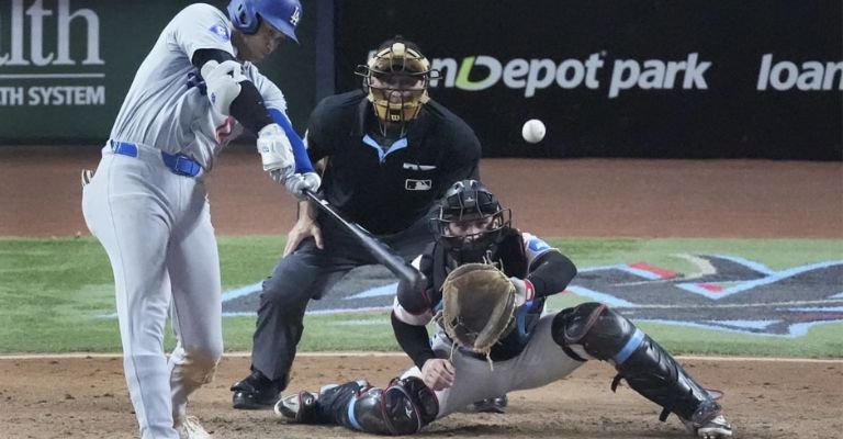 Ohtani conectó su jonrón 50 en la séptima entrada