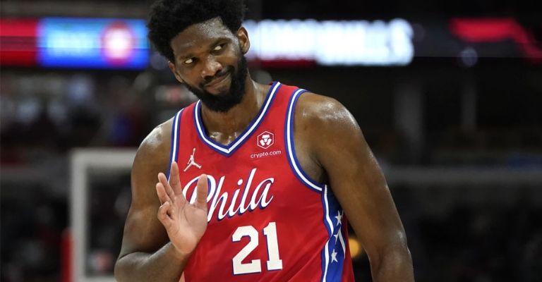 El gigante africano se siente feliz en Filadelfia