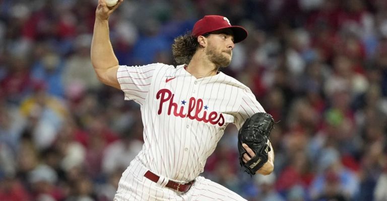 Nola mantuvo a raya a los Cubs para llevarse el triunfo