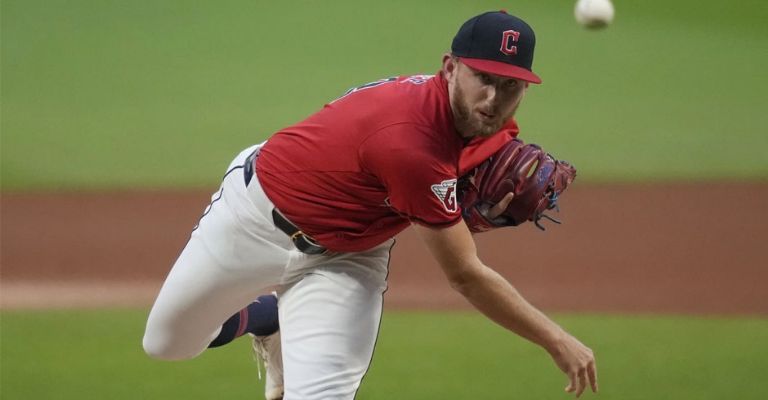 Bibee esparció cuatro hits en siete entradas