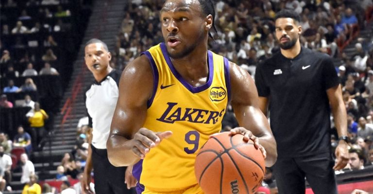 El novato podría jugar poco con el equipo de Lakers