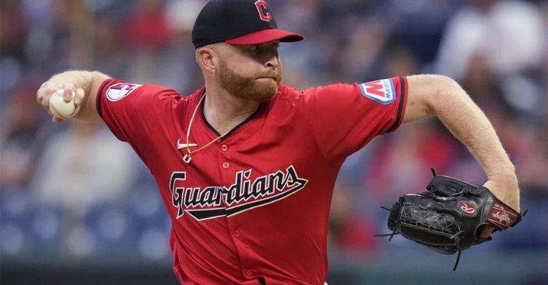 Andrew Walters abrió el encuentro para los Guardians