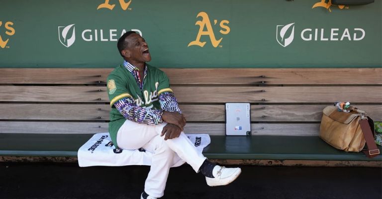 Rickey Henderson realizó el primer lanzamiento