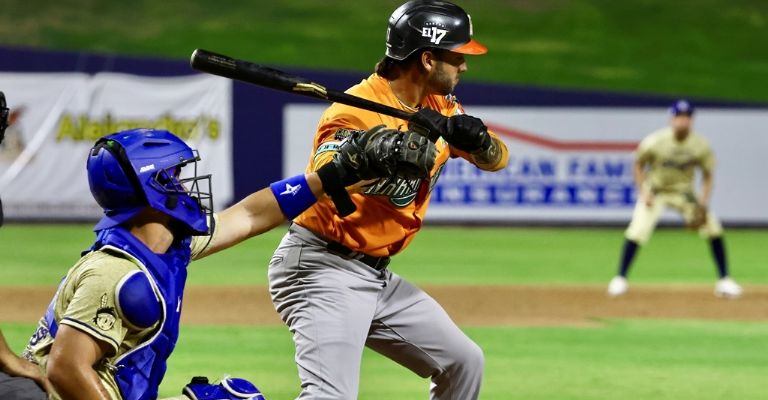 Yaquis derrota a Naranjeros en la Fiesta Mexicana