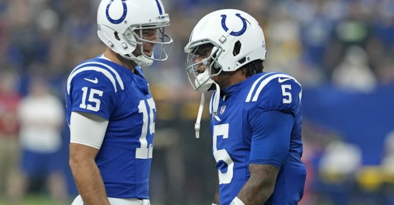 Richardson deja su lugar a Flacco en el terreno de juego