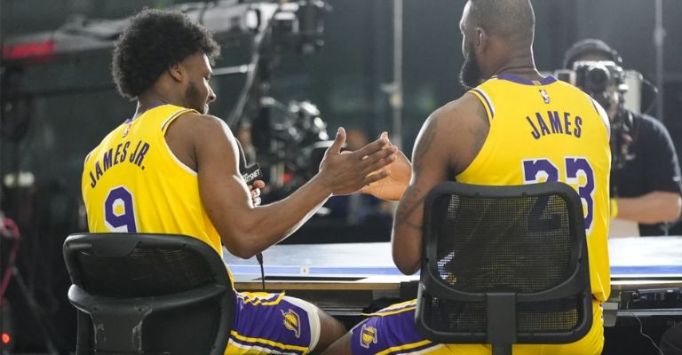 Solo hay un James Sr. en la NBA