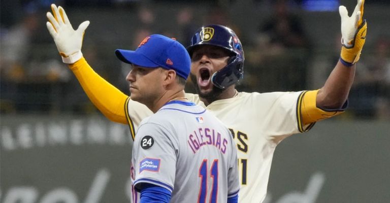 Chourio celebra uno de sus imparables