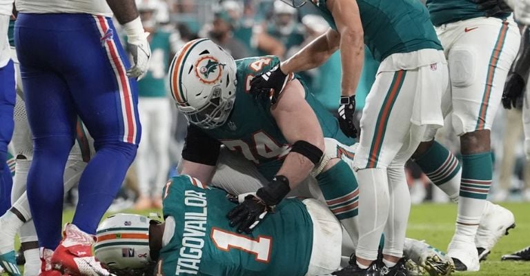 El mariscal de campo salió lesionado en la Semana 2