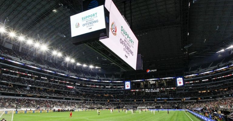 Es común que se le pida a los aficionados no gritar en los estadios