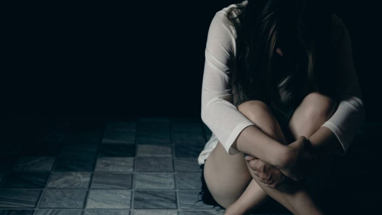 Detienen a profesor por abusar de  una menor