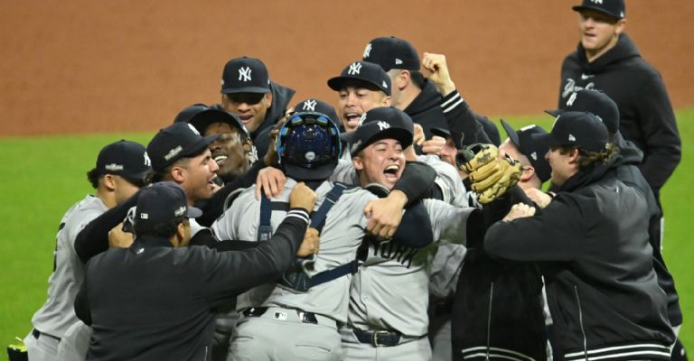Yankees celebrando su pase a la Serie Mundial