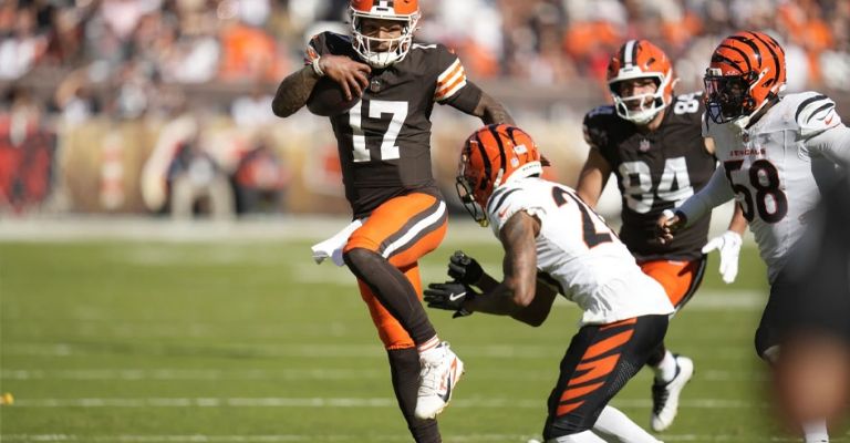 Thompson-Smith sustituyó a Watson