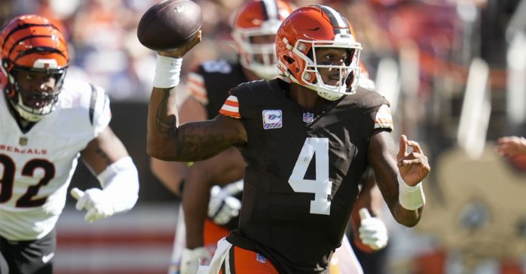 Deshaun no duró mucho sobre el terreno de juego